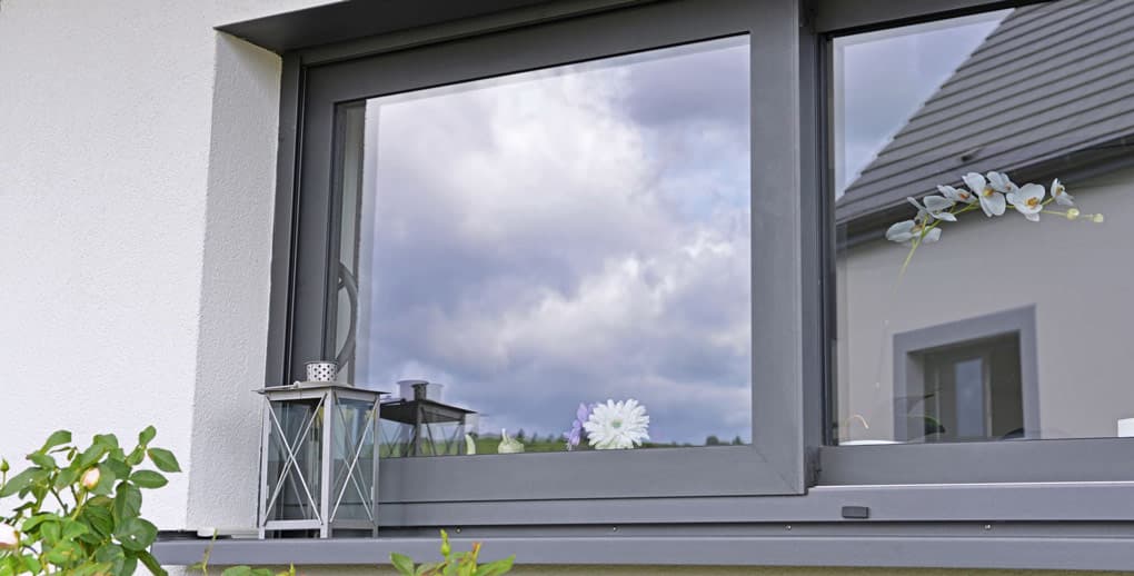 Ferestre din aluminiu antracit cu glaf exterior